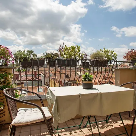 Sarpi Roof شقة