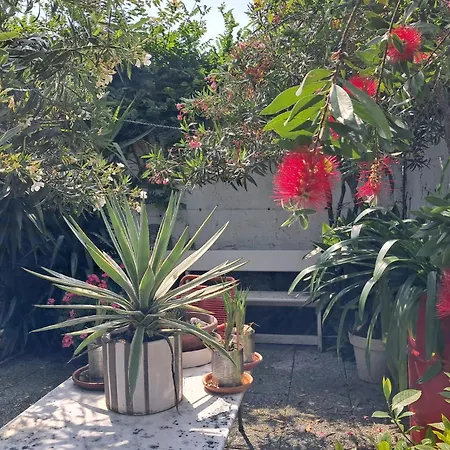 With A Garden Milão