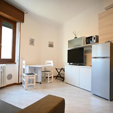 Casa Di Cesare - Monolocale Silenzioso A 15min Duomo E 5' Mm3