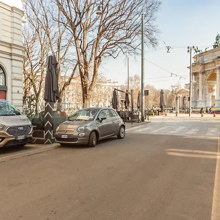 Youhosty - Arco Della Pace *