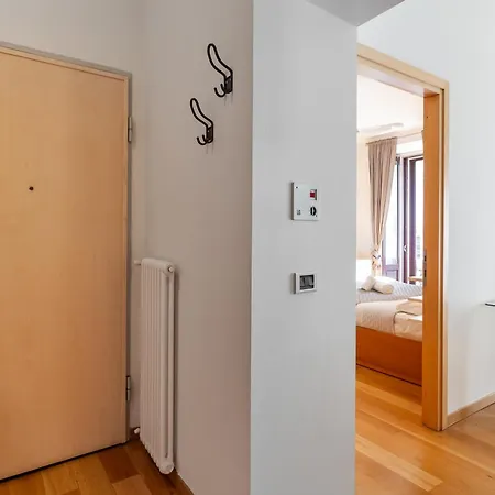 Youhosty - Arco Della Pace Apartmán