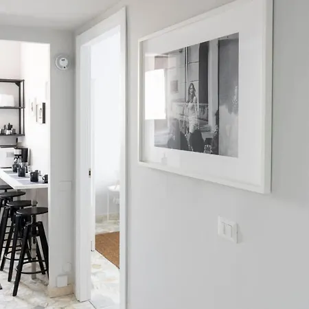 Contrasti - Black & White 米兰