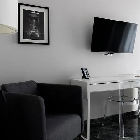 Contrasti - Black & White * 米兰