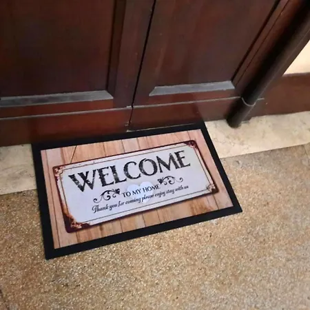 Marche91 - Modern In Isola Area Apartment *