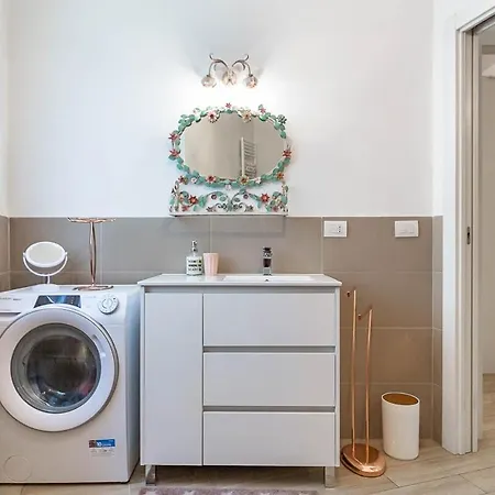 Historic Center-navigli Private Terrace 4 Pax Wifi Appartement
