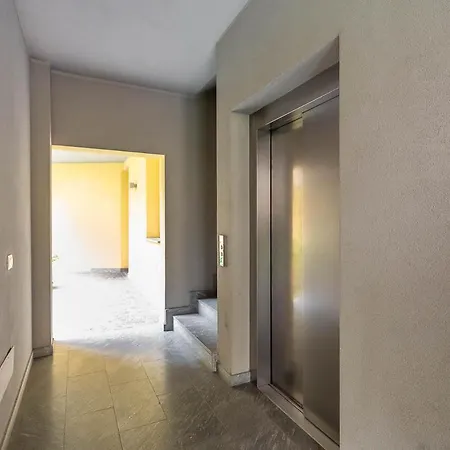 Historic Center-navigli Private Terrace 4 Pax Wifi