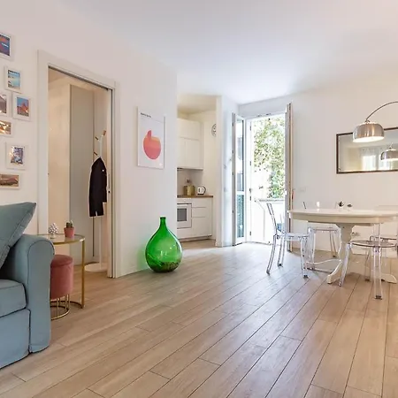 Historic Center-navigli Private Terrace 4 Pax Wifi Milan