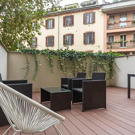Apartment Historic Center-navigli Private Terrace 4 Pax Wifi