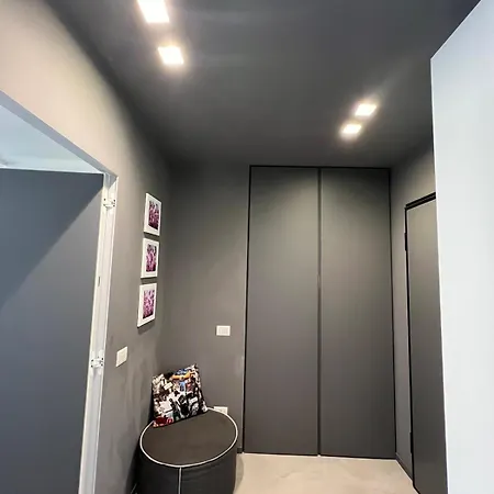 Cozy In Paolo Sarpi With Balcony Милан