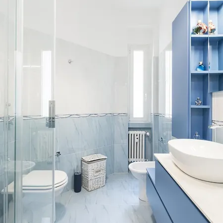 Easylife - - Washington 76 - Solari Милан