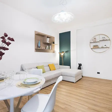 Easylife - - Washington 76 - Solari Милан