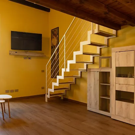 Youhosty - Nido Sui Navigli