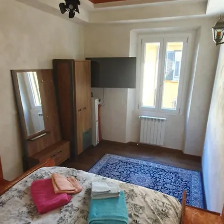 Casa Zona Garibaldi-isola Lägenhet