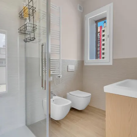 Airy With Balcony & Garage By Ndp Rent Appartamento *