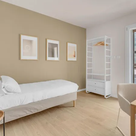 Airy With Balcony & Garage By Ndp Rent Appartamento Milano