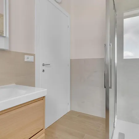Daire Airy With Balcony & Garage By Ndp Rent Milano
