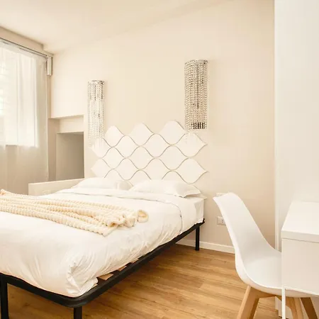 Hostmate - - Imperia's Pearl - Romolo Iulm Daire *