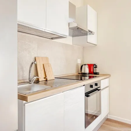 Hostmate - - Doria's Light - Stazione Milaan