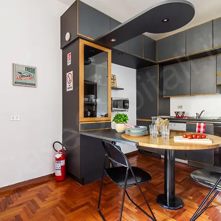 Apartament Guesthost - Charming 7 Stops From Duomo *