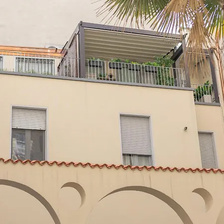 公寓 Sunny With Terrace In Center By Rentopolis