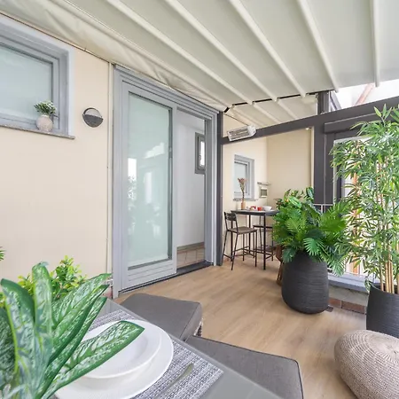 Apartman Sunny With Terrace In Center By Rentopolis