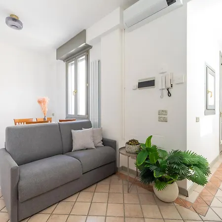 Sunny With Terrace In Center By Rentopolis 公寓 *