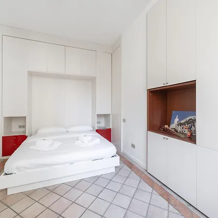 Sunny With Terrace In Center By Rentopolis * 米兰