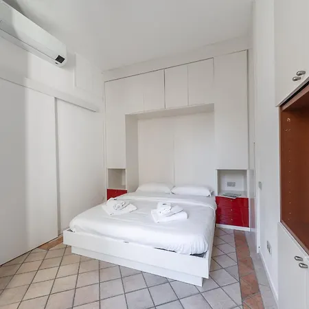 Sunny With Terrace In Center By Rentopolis *