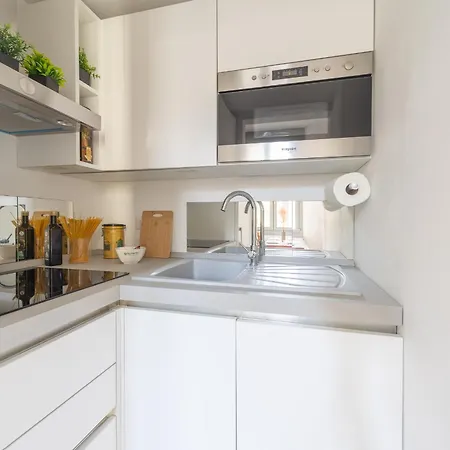 Apartman Sunny With Terrace In Center By Rentopolis *