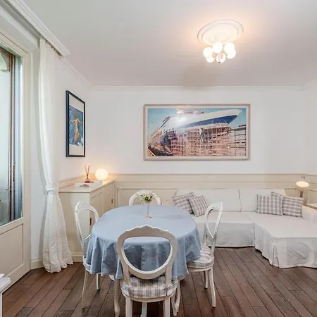 Contempora - Refined And Bright One-bedroom Near Metro M4 - Dateo * Милан