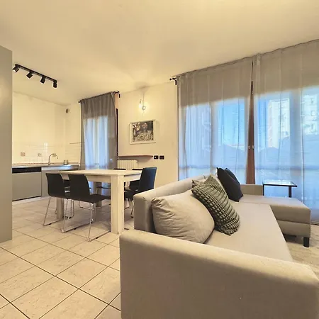 Lägenhet Spacious 2-bedroom With Large Terrace