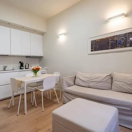 A 400m Dalla Metro Con Wifi Piu Parcheggio Privato Bici Apartmán *