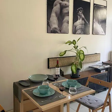 Entire House - Cute And Modern Flat, Very Well Connected To The Center Apartman *