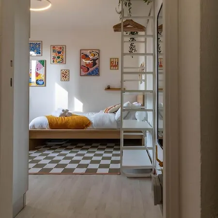 Unicredit And Bosco Verticale - Little House