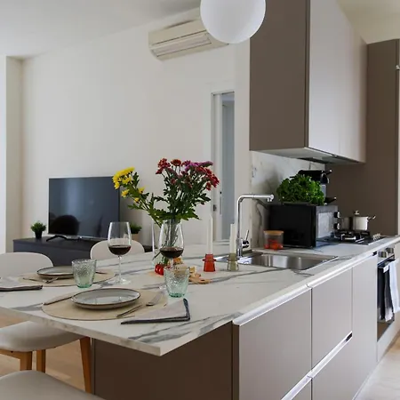 The Rent - Modern And Cozy One-bedroom In Piazza Naples * Milan
