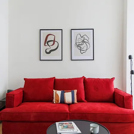 The Rent - Modern And Cozy One-bedroom In Piazza Naples Apartment *