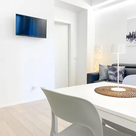 Cardano - 5 Minuti Dalla Stazione Apartament