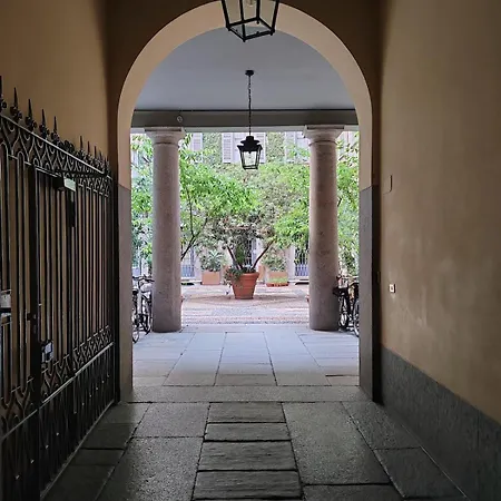 Appartement Secret Courtyard Milan