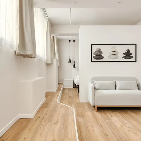 Hostmate - - Imperia's Warm - Romolo Iulm Mailand