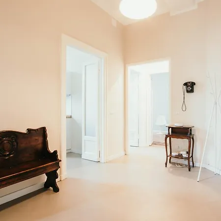 Papiniano - Lakeside L&b *