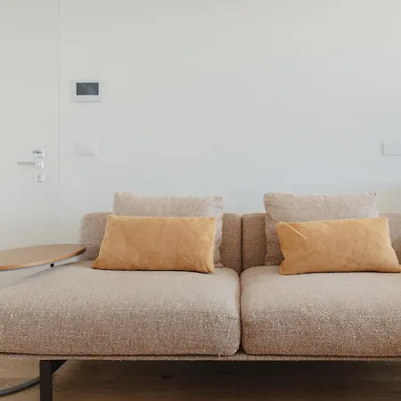 Gohost - Skyline Walking Distance From Station Milan
