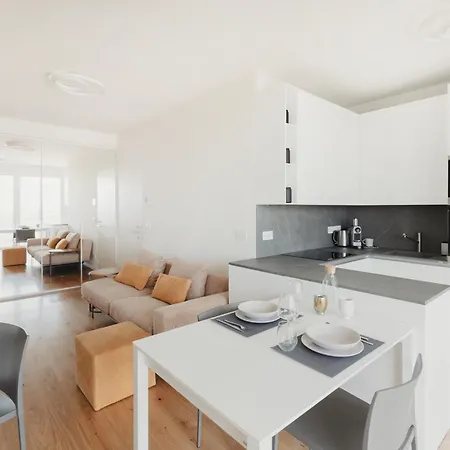 Appartement Gohost - Skyline Walking Distance From Station *