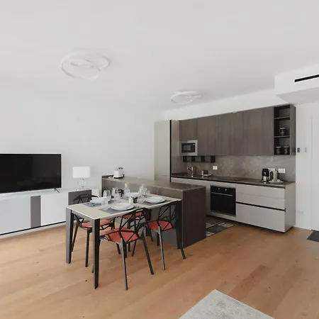 Apartment Gohost - Terrace Walking Distance From Station