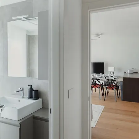 Gohost - Terrace Walking Distance From Station