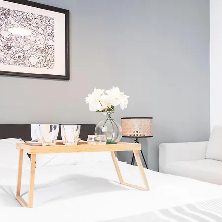 Gorgeous Flat In The Design District Apartman