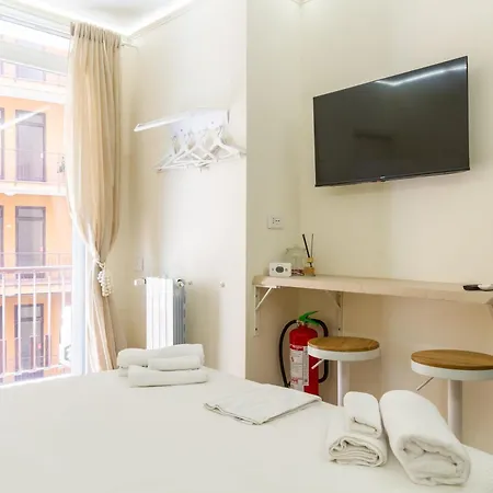 Petite - Design & Comfort * Milano