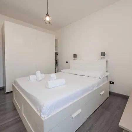 Apartament I-host - Omero 17 Mediolan