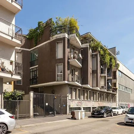 Apartment Vignola Milan