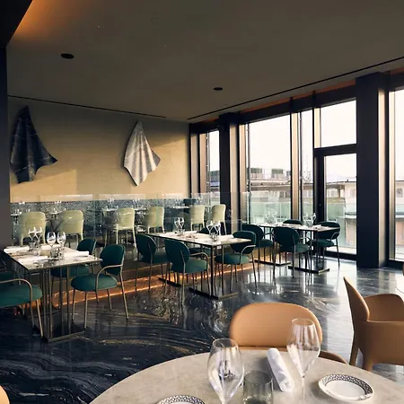 호텔 업타운 팰리스