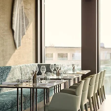 업타운 팰리스 4*